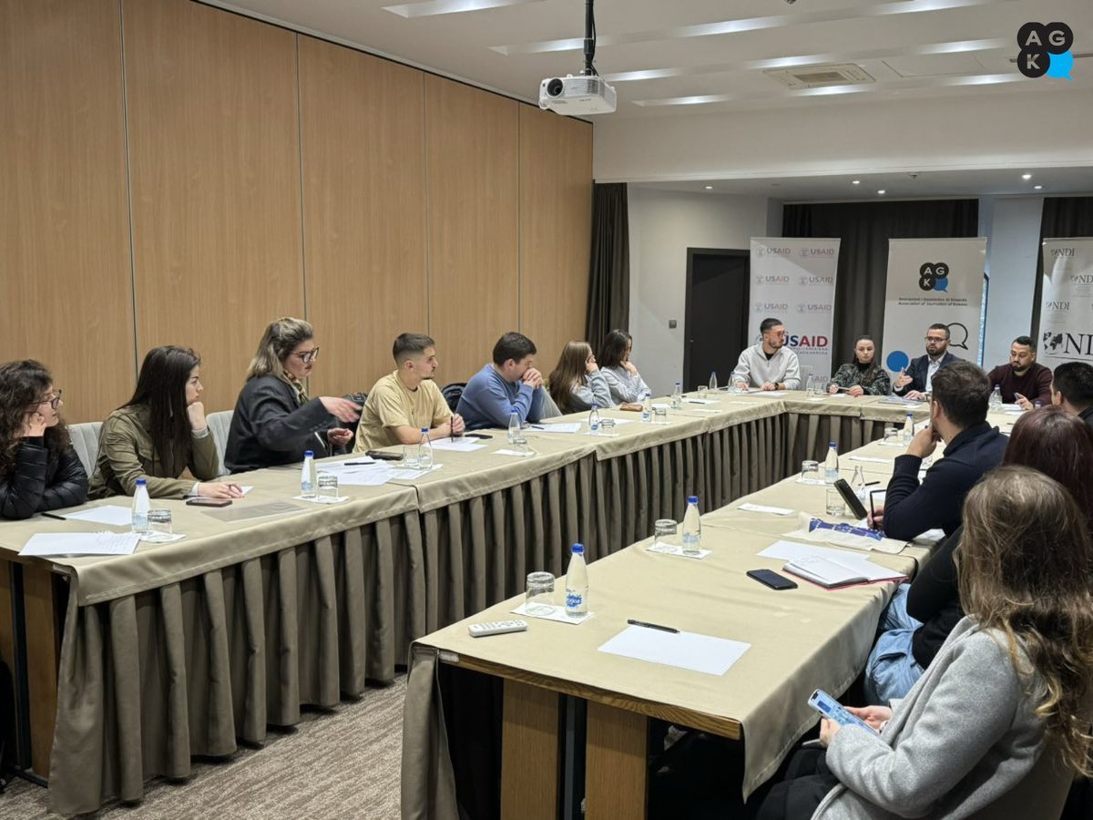AGK_AJK's tweet photo. 📢Sot u mbajt diskutimi për qëndrueshmërinë financiare të medieve lokale në kuadër të Akademisë së Integritetit të Informacionit që mbështetet nga @NDIKosovo dhe @USAIDKosovo. https://t.co/mx9wWjHo7D