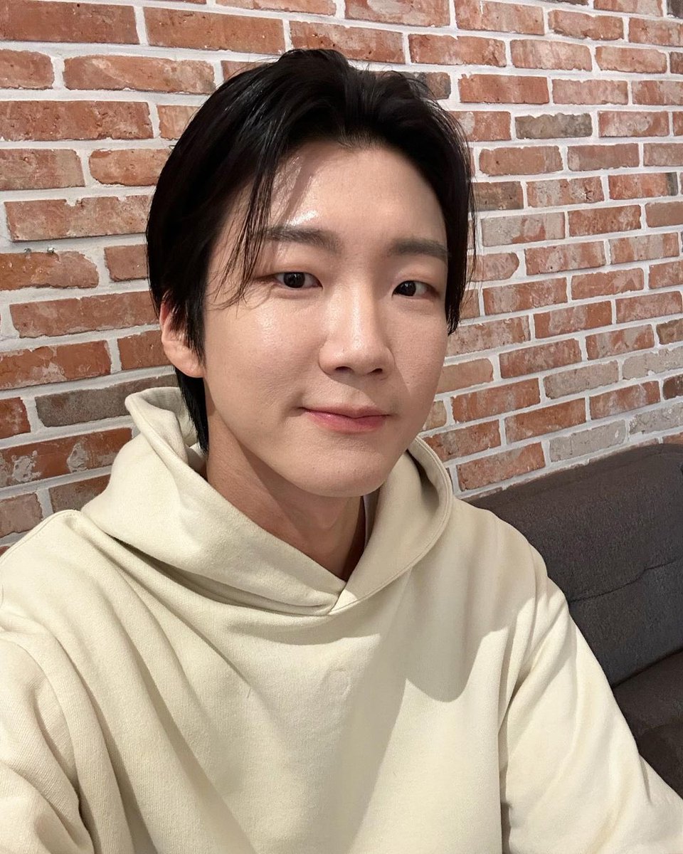 WINNER Instagram tweet media