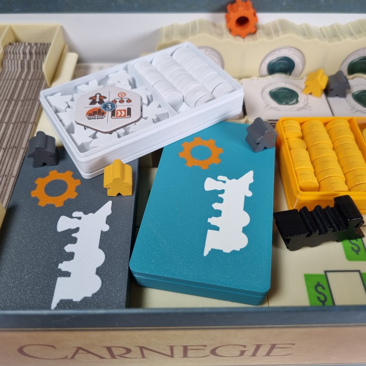 EurohellDesign's tweet image. Carnegie with expansion in the retail box, sorted and ready to play - yes, that's possible! Our insert brings all to the table quickly and gives you time to just enjoy your game🎲. Do you have totally overloaded boxes that urgently need an insert? 

 #Carnegie #EurohellDesign