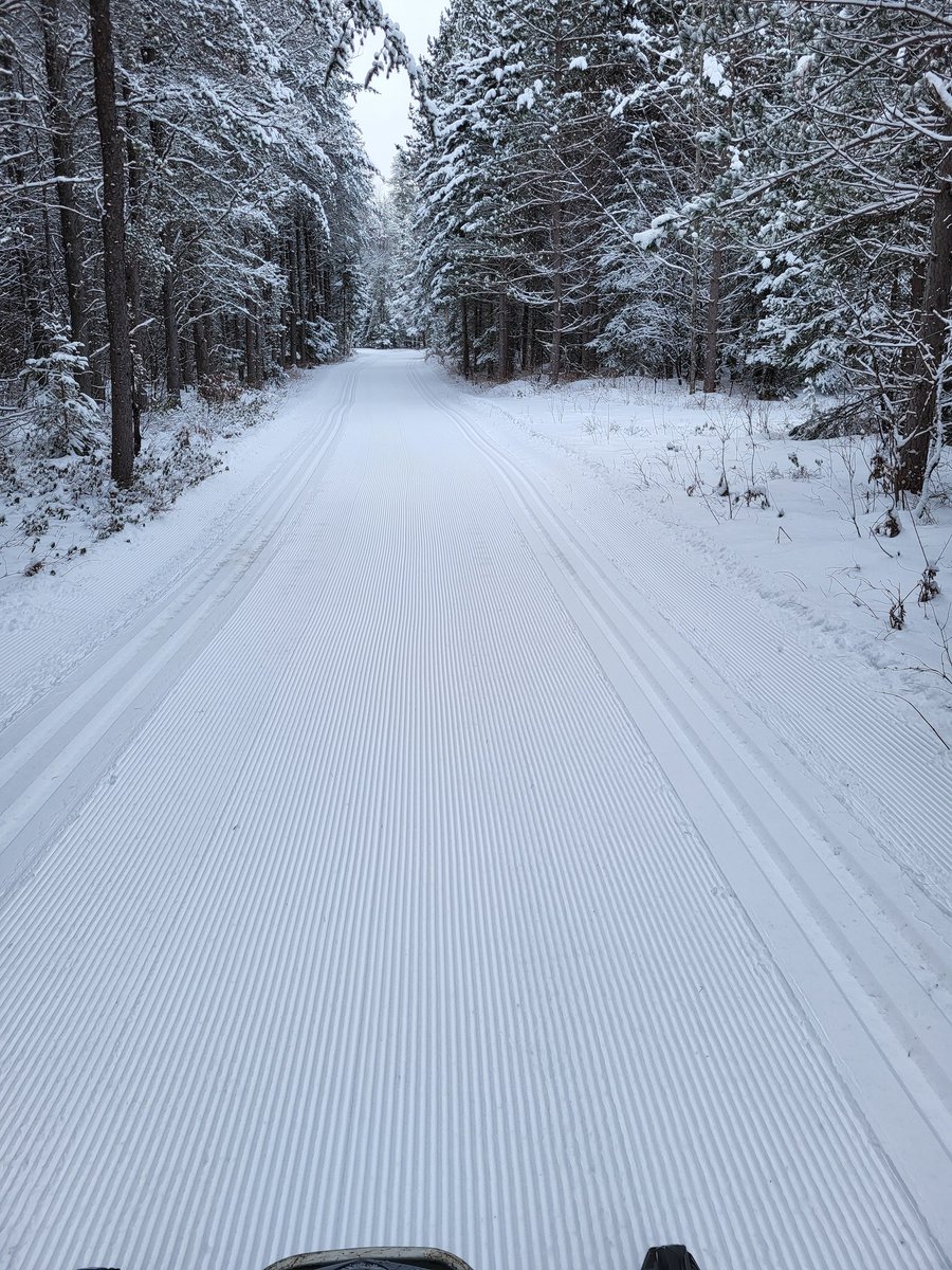 We are out grooming with all this fresh snow.  We are able to groom most of the trails with the big machine.  They are looking great. All green including Whispering pine are done working on the blue.