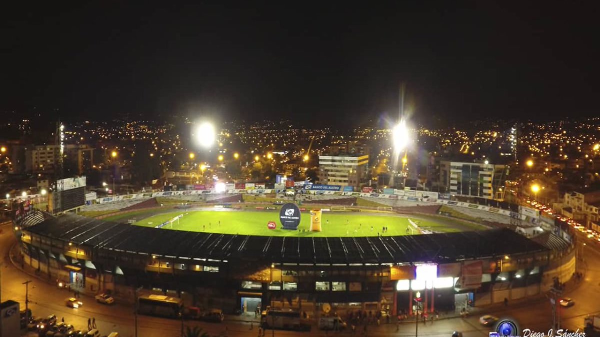 A las puertas de cerrar el feriado se viene cosas fuertes para el deporte azuayo, se avisora una probable reversión de Comodato de un bien o bienes  municipales que eran administrados por <a href="/FEDEAZUAY/">Fedeazuay</a>, en que terminará todo esto? Quién o quiénes se benefician o se perjudican?