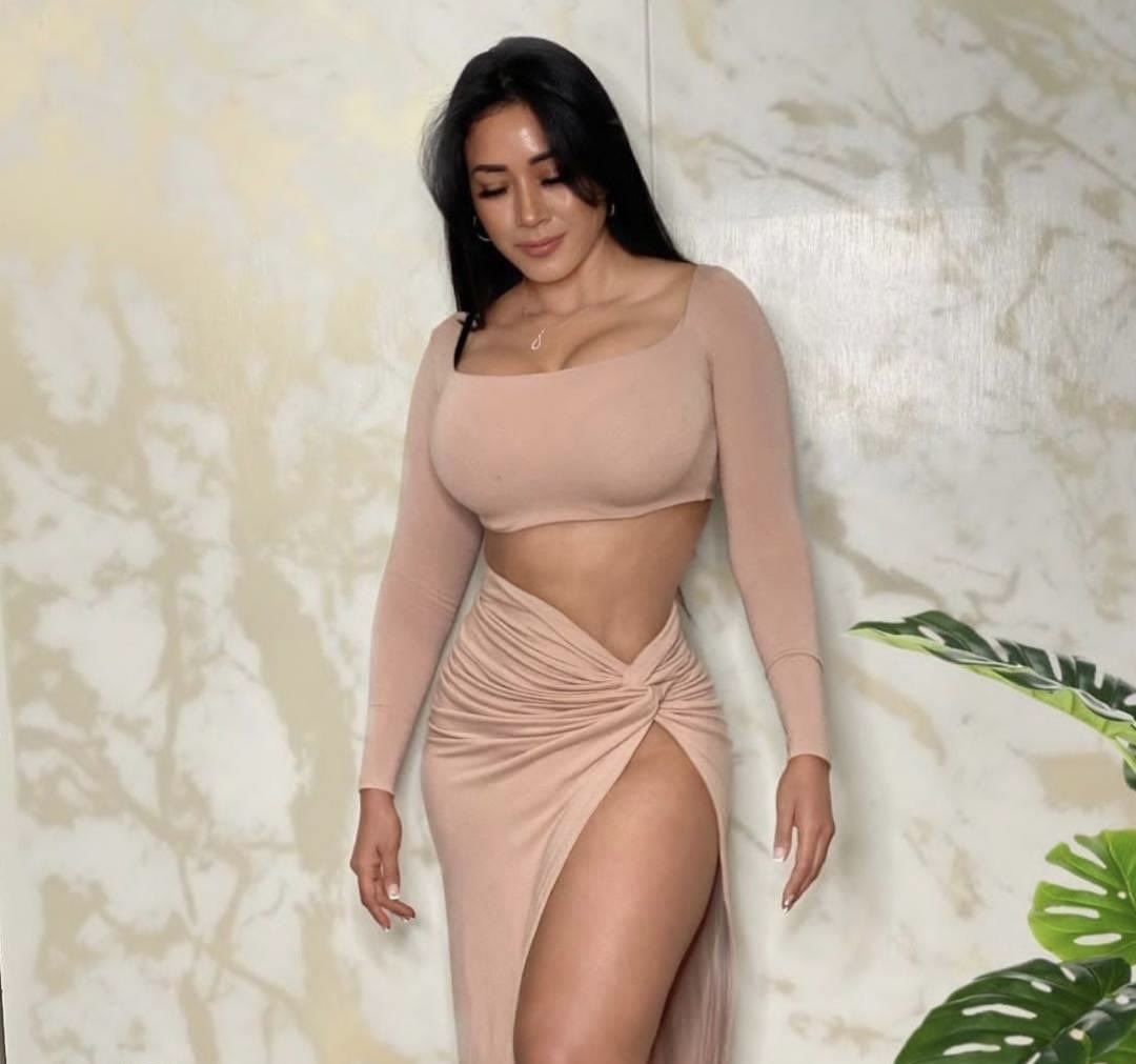 silva0675's tweet photo. Tudo por causa de uma foto de vestido normal  que postei que passei uma noite inteira com ele , essa figura nem foto da cara dele tem, que sujeito desaforado...ainda .
bom dia meus queridos amores . https://t.co/Do5WJLdTnM