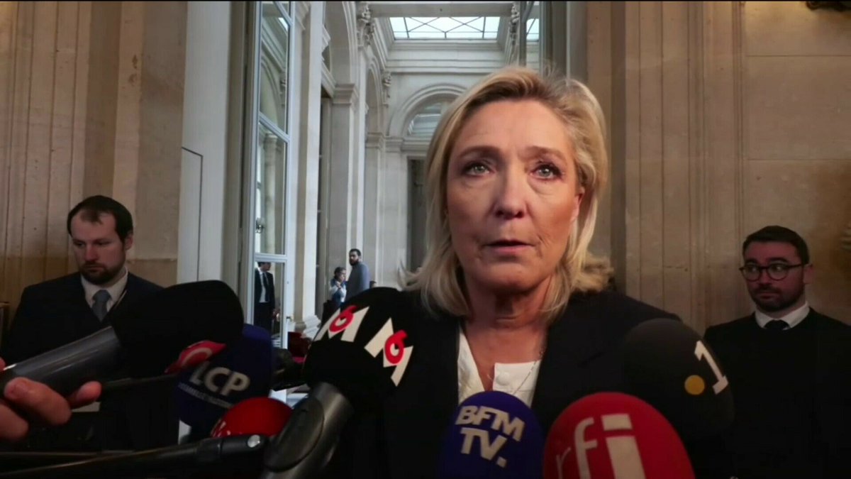 🔴 ALERTE INFO La famille de Robert Badinter refuse la présence du RN à l'hommage national, Marine Le Pen 'respectera cette volonté' bfmtv.com/politique/parl…