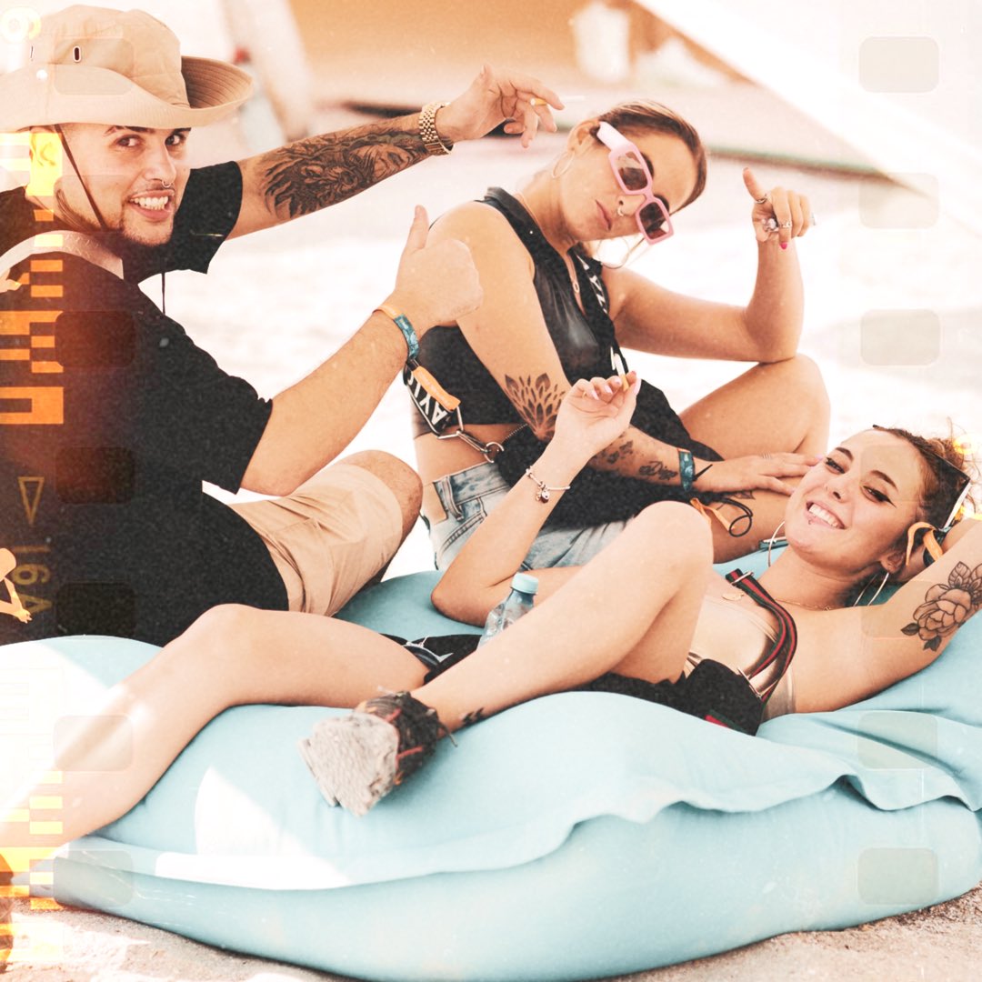 SunwavesFest's tweet image. We just launched our latest version of the #SUNWAVES website and our ACCOMMODATION PACKS. Choose the best hotel that suits your needs, the dates, opt for breakfast or not, and get TWO festival passes included. 

👉 sunwaves-fest.ro

Let's start planning for #SW32 ☀️🌊