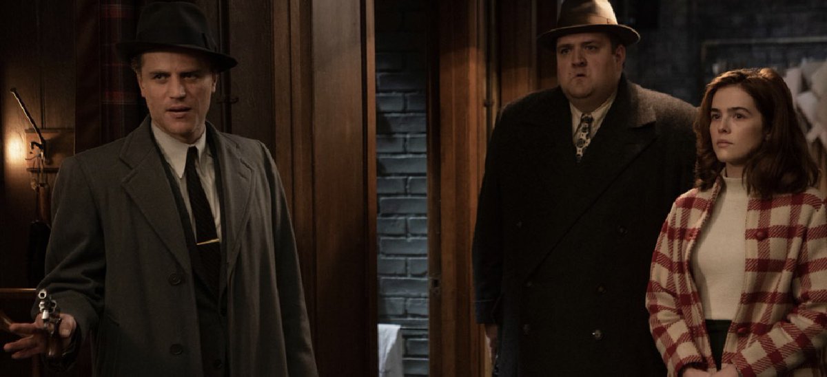 The Outfit, in which I get to play gangster, and get to point a shotgun at Mark Rylance &amp; Zoey Deutch, is now streaming on Netflix! If you haven’t seen it, it’s genuinely a great film (with twists you won’t see coming)
If you have seen it, watch it again!

netflix.com/gb/title/81518…