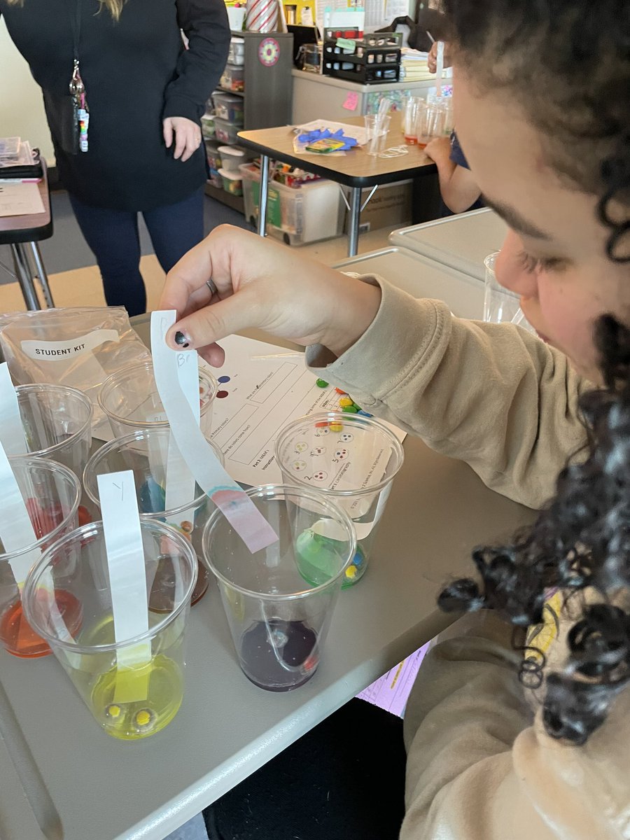 Another successful v-lab with <a href="/S2S_Org/">Students 2 Science</a>, separating colors during the candy color wheel lab. So grateful for these experiences.  @