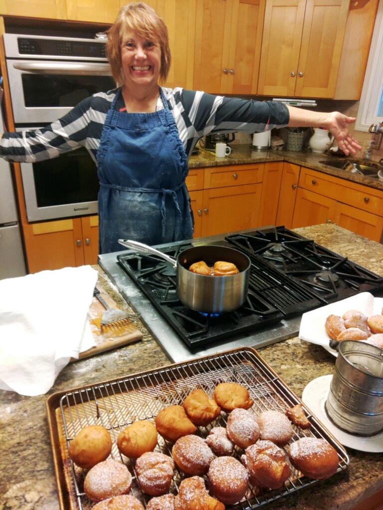 AMLA_SDZ's tweet photo. AMLA Lodge 45 Member, Dave Somrack, is keeping the "Fat Tuesday" tradition alive! He and his mother, Collette, spent the morning making Slovenian "Krofe"! #clevelandkurentovanje #amla4life https://t.co/zJnchKYSom