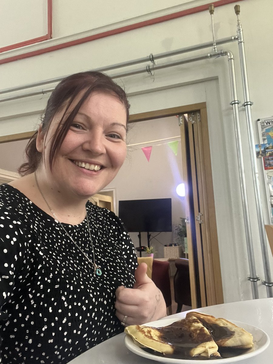 When you go visit a @MeetMacIntyre in chesterfield to talk about healthy eating and constipation and end up eating chocolate pancakes 🥞 we all need chocolate in our life @Furniss8Rachel #lovemyjob #Pancakeday2024