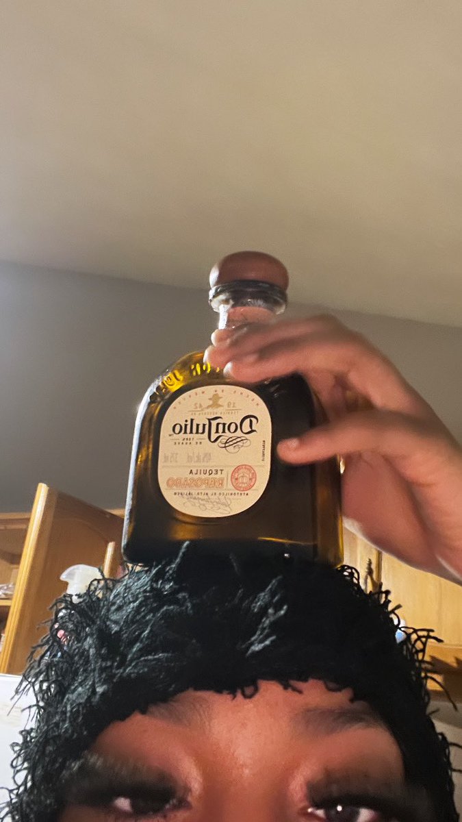 luhkhigotbanned's tweet photo. you with a bottle thread ? https://t.co/TSac4Svagq