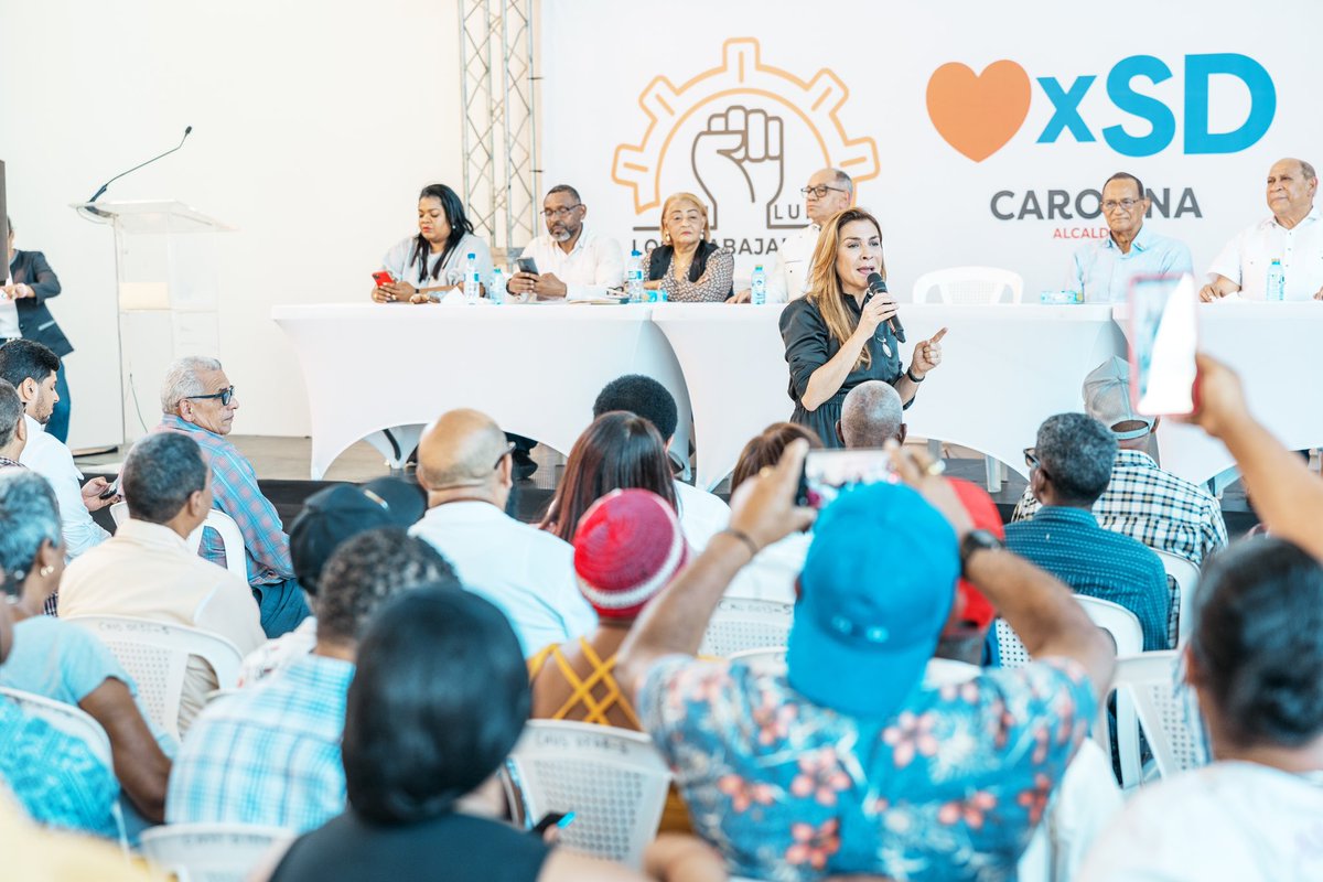 CarolinaMejiaG's tweet photo. Mi compromiso con los capitaleños es trabajar para dignificar, llevarles bienestar y procurar que tengan las mejores condiciones que merecen. 

Gracias Pepe Abreu, Jacobo Ramos, Gabriel del Río y las centrales sindicales por el gran respaldo. ¡Seguiremos transformando a SD! https://t.co/Ml69hYYSuW