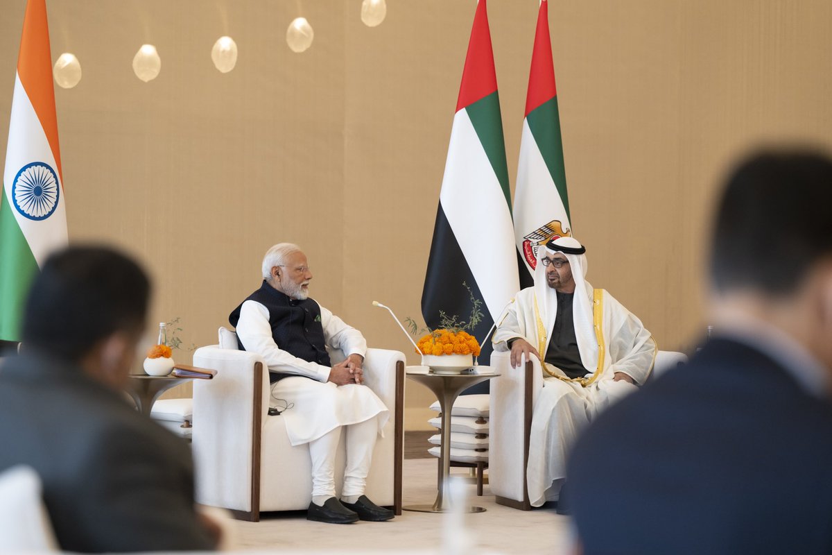 MohamedBinZayed's tweet photo. आज मैंने अबू धाबी में भारतीय प्रधानमंत्री श्री नरेन्द्र मोदी से मुलाकात की, जहाँ हमने अर्थव्यवस्था, निवेश, व्यापार, ऊर्जा और प्रौद्योगिकी जैसे विभिन्न क्षेत्रों में द्विपक्षीय संबंधों को आगे बढ़ाने के तरीकों पर चर्चा की। संयुक्त अरब अमीरात और भारत द्विपक्षीय रणनीतिक साझेदारी विकसित करने की उत्सुकता से एकजुट हैं। इसका उद्देश्य आगे की प्रगति हासिल करना और हमारे लोगों के लिए बेहतर भविष्य का निर्माण करना है।
