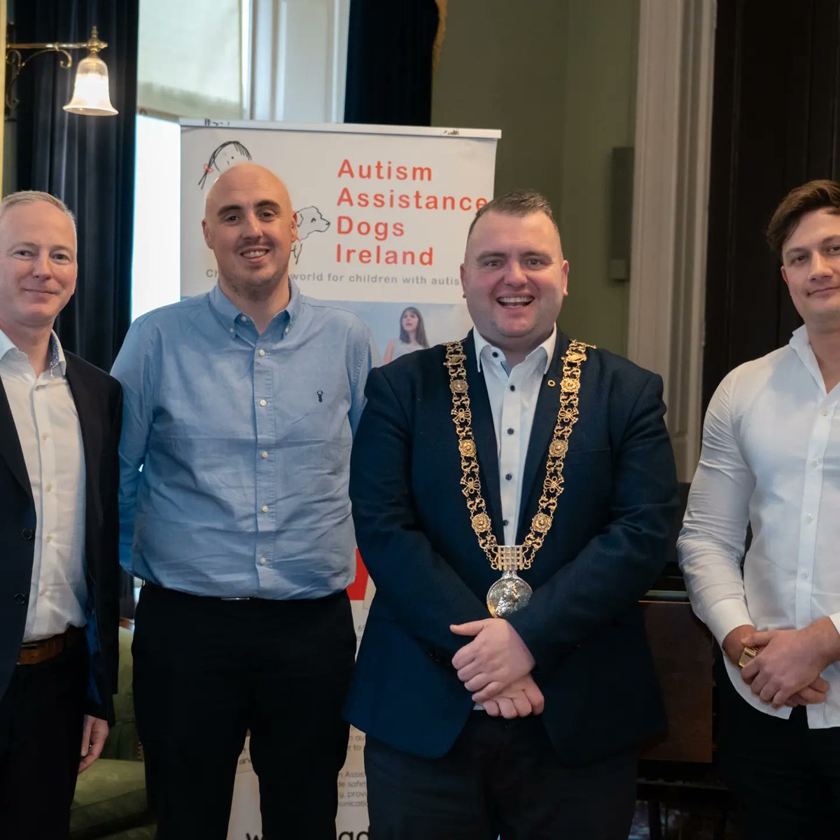 It was fantastic to host @autismdogsirl (AADI) at the Mansion House last Wednesday. 🐕 AADI provides specially trained assistance dogs to help protect children with autism. The dog’s priority is the child’s safety while also promoting independence and reducing anxiety.