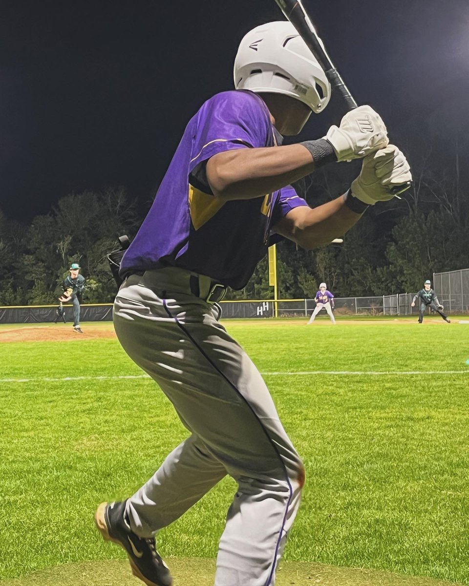 RGC3_'s tweet photo. Tis the season ⚾️🧢 https://t.co/rWz5axRL53