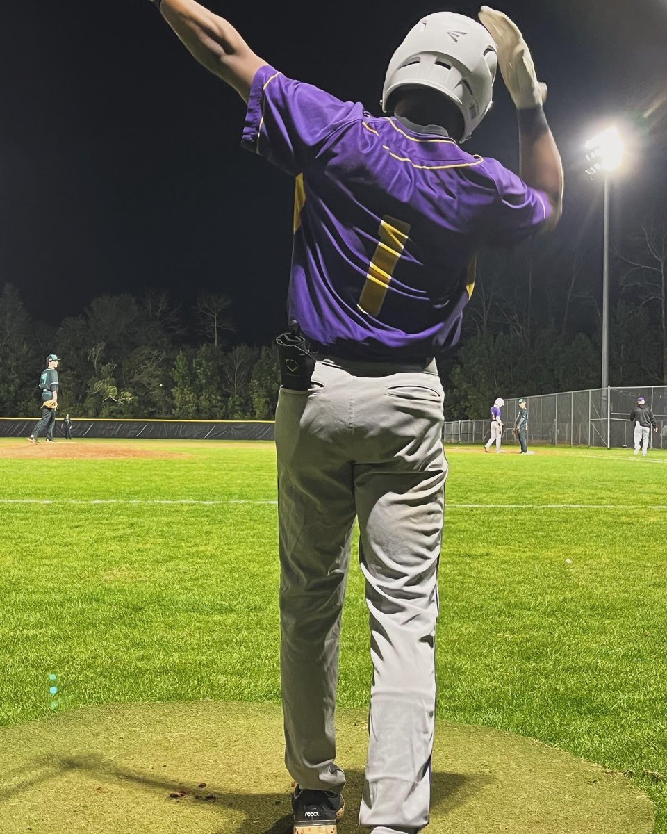 RGC3_'s tweet photo. Tis the season ⚾️🧢 https://t.co/rWz5axRL53