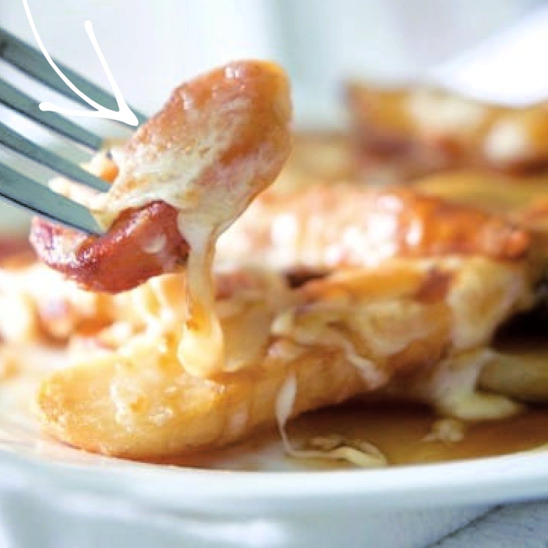 CarriesExpKtchn's tweet photo. NJ Diner Disco Fries are steak cut french fries deep fried until golden brown; then topped with brown gravy and mozzarella cheese and baked. (and yes, they are similar to Canadian poutine!)

👉🏻RECIPE--> https://t.co/8exiNCtryI
#discofries #frenchfries #nj https://t.co/7tIaymag4a