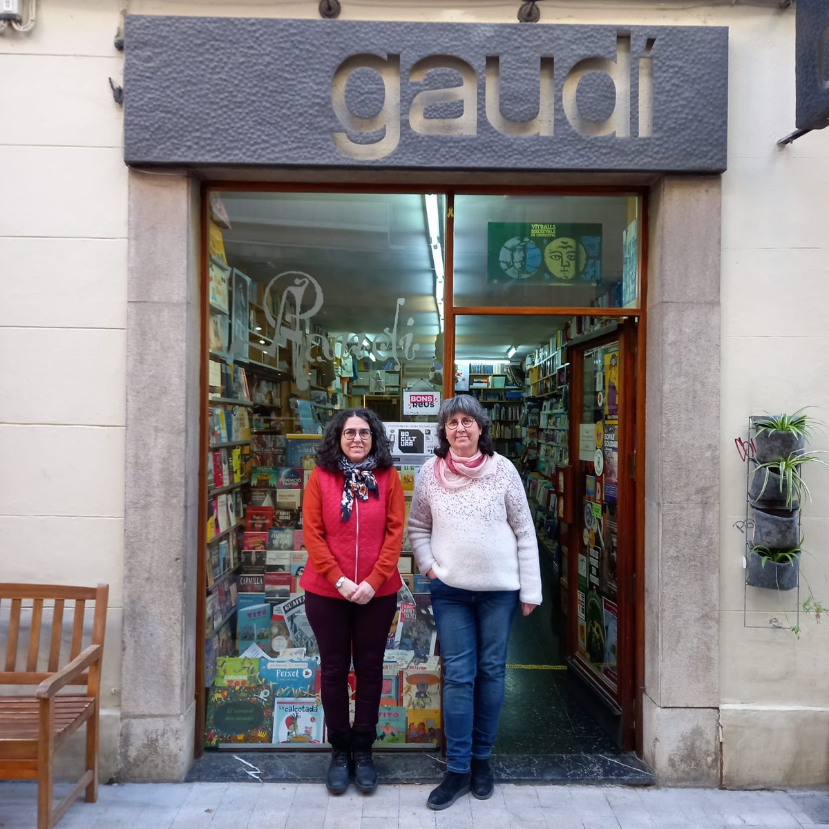 Avui fa 59 anys que va obrir la llibreria!