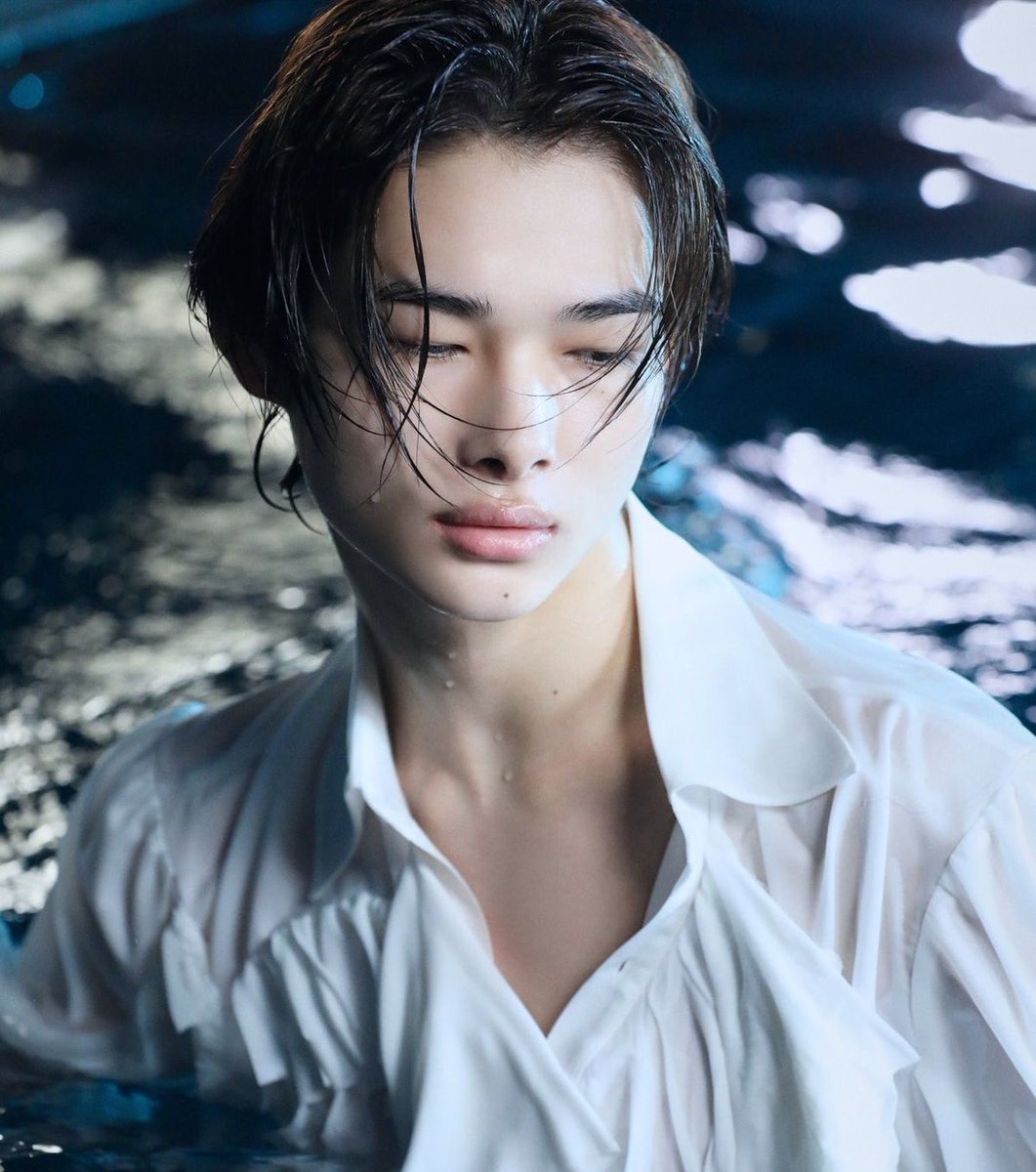 riv_dbk's tweet photo. 彡 • • • • • bite me 😈
#BeMyMaguppine https://t.co/fCCEmHDK4H