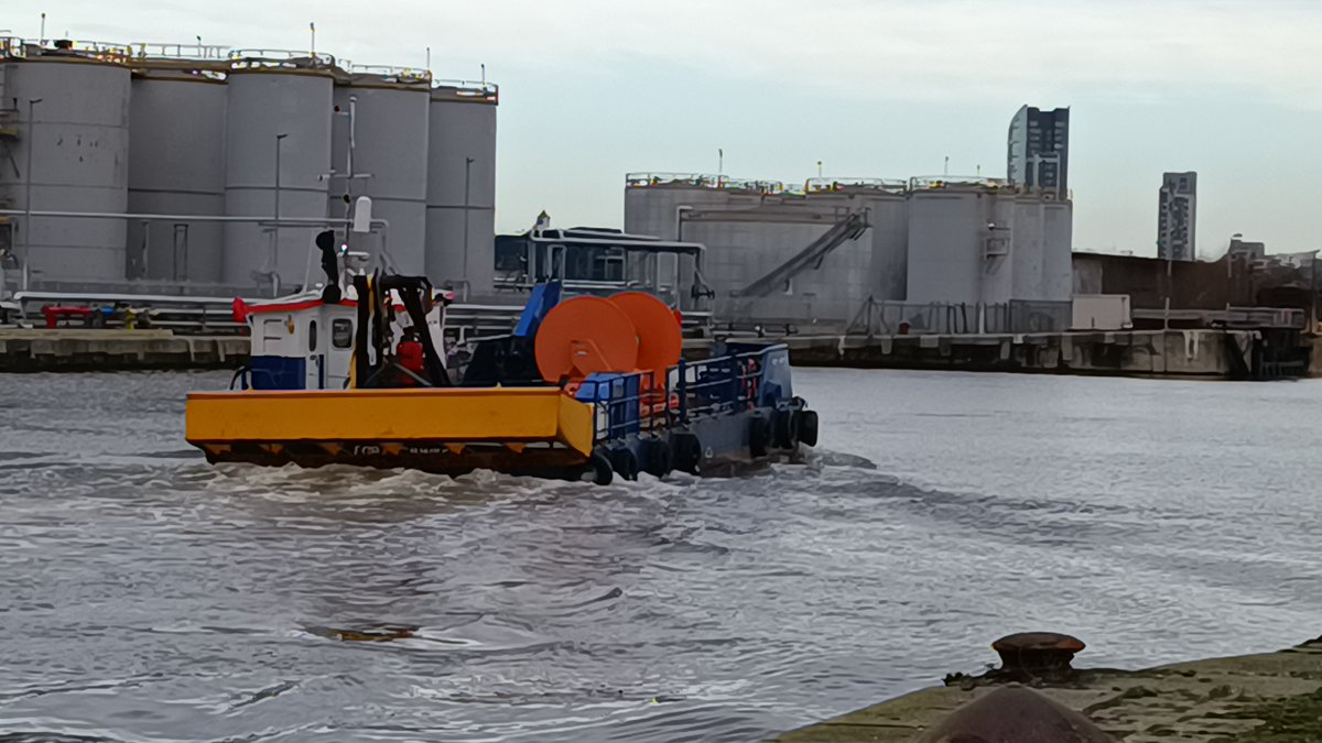 Short clip of the multi function workboat Forth Hunter entering Alfred Dock in Birkenhead, Wirral while the Tower Road Bridge was raised.
Video >>>> youtu.be/QlVV5UNhhqw