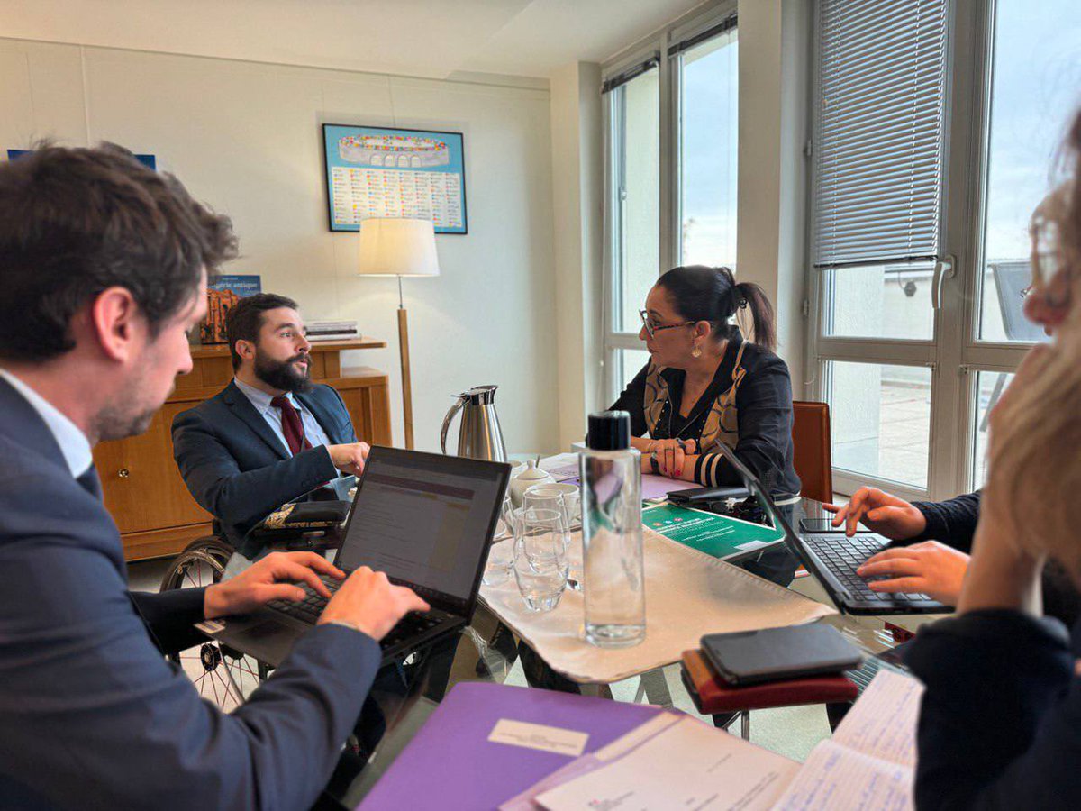 Fadila Khattabi (@fadila_khattabi) on Twitter photo Réunion de travail avec <a href="/speytavie/">Sébastien Peytavie</a>. Le remboursement des fauteuils roulants, qu’ils soient électriques ou manuels, est une mesure d’égalité et de justice.
Utiliser un fauteuil adapté à ses besoins, ce n’est pas un luxe mais un droit. Le travail continue avec vous toutes et tous. Réunion de travail avec <a href="/speytavie/">Sébastien Peytavie</a>. Le remboursement des fauteuils roulants, qu’ils soient électriques ou manuels, est une mesure d’égalité et de justice.
Utiliser un fauteuil adapté à ses besoins, ce n’est pas un luxe mais un droit. Le travail continue avec vous toutes et tous.