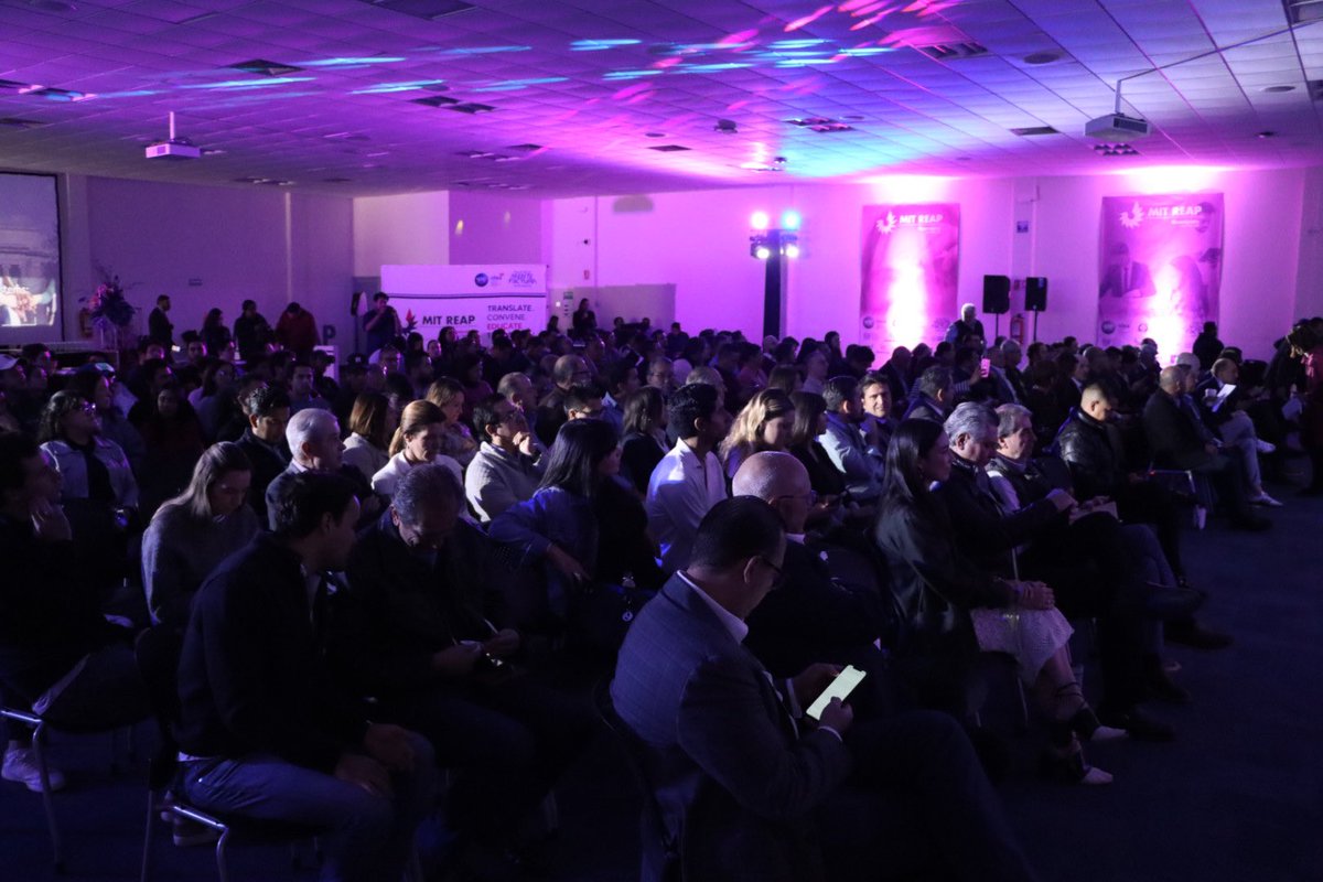 TECcampusLEO's tweet image. Presentación del #MITReap #Gto, programa de aceleración de emprendimientos para promover el desarrollo social y económico 🙌🔝 agradecemos formar parte de esta iniciativa en conjunto con @idea_gto @SoyMentefactura, empresas, universidades y socios clave de la Región Bajío