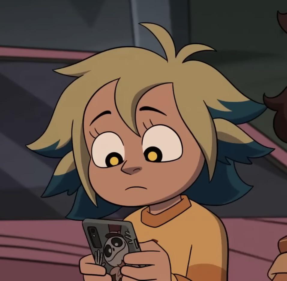 Someone help me I literally know nothing about hair but what is this hairstyle called