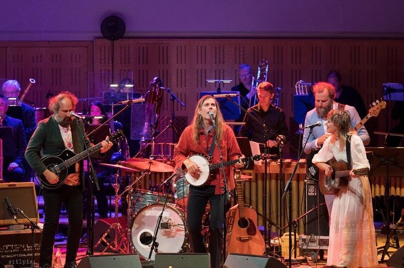 V good to say that you can now stream @bonnylightband's show recorded back September with @rteconcertorchestra, arranged by @brycedessner & conducted by me at @SafeHarbourFest 💚 🙏 @maryHickson @rte 📸 @stilpix bit.ly/3OKhAaC