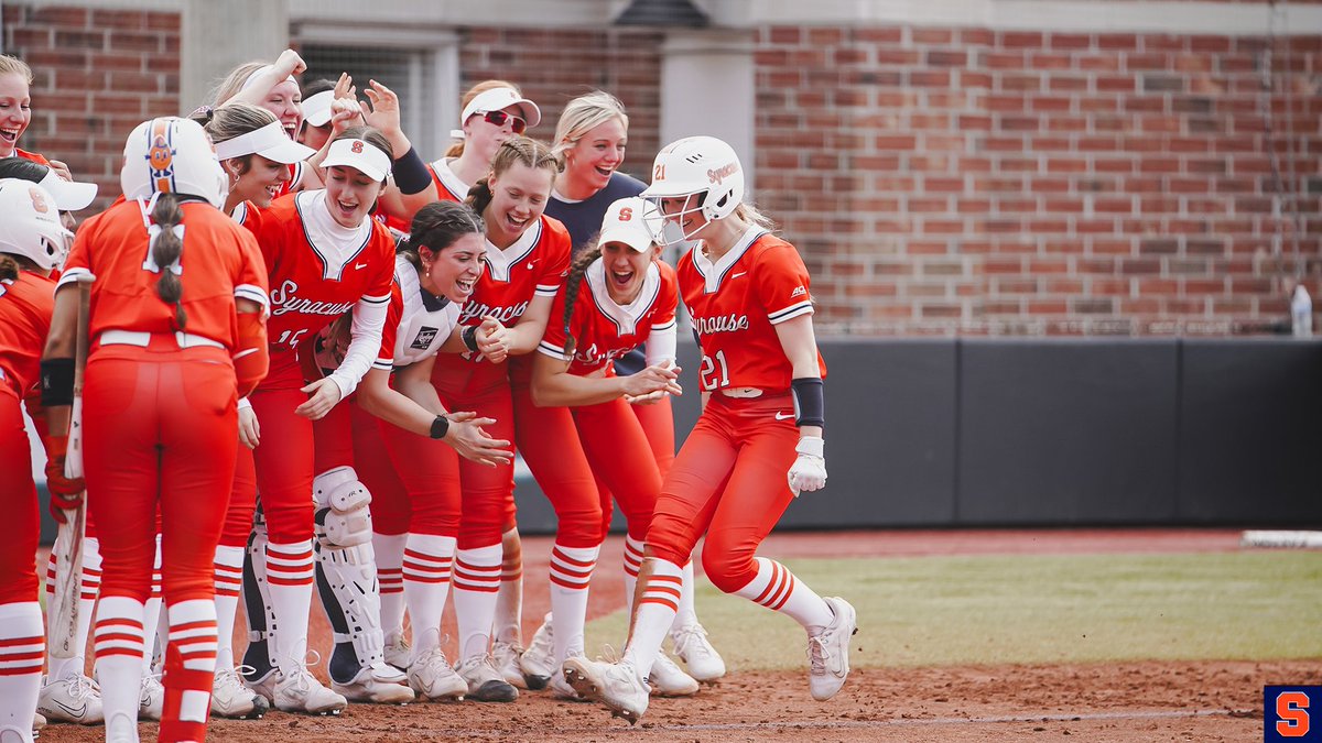 21 launched her first homer too! 📸🍊

📸: Lara Zuk