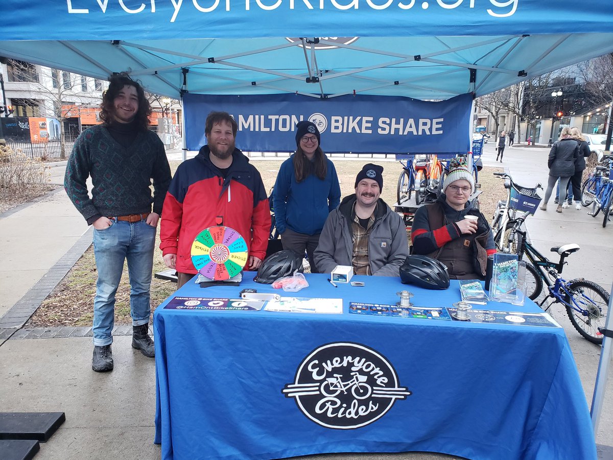 This past Friday was Winter Bike Day in #HamOnt 🚲❄️. We were thrilled to see over 100 people gathered in Gore Park to celebrate winter cycling and enjoy some treats and warm beverages. Thank you to all who joined a group ride or stopped by the celebration!