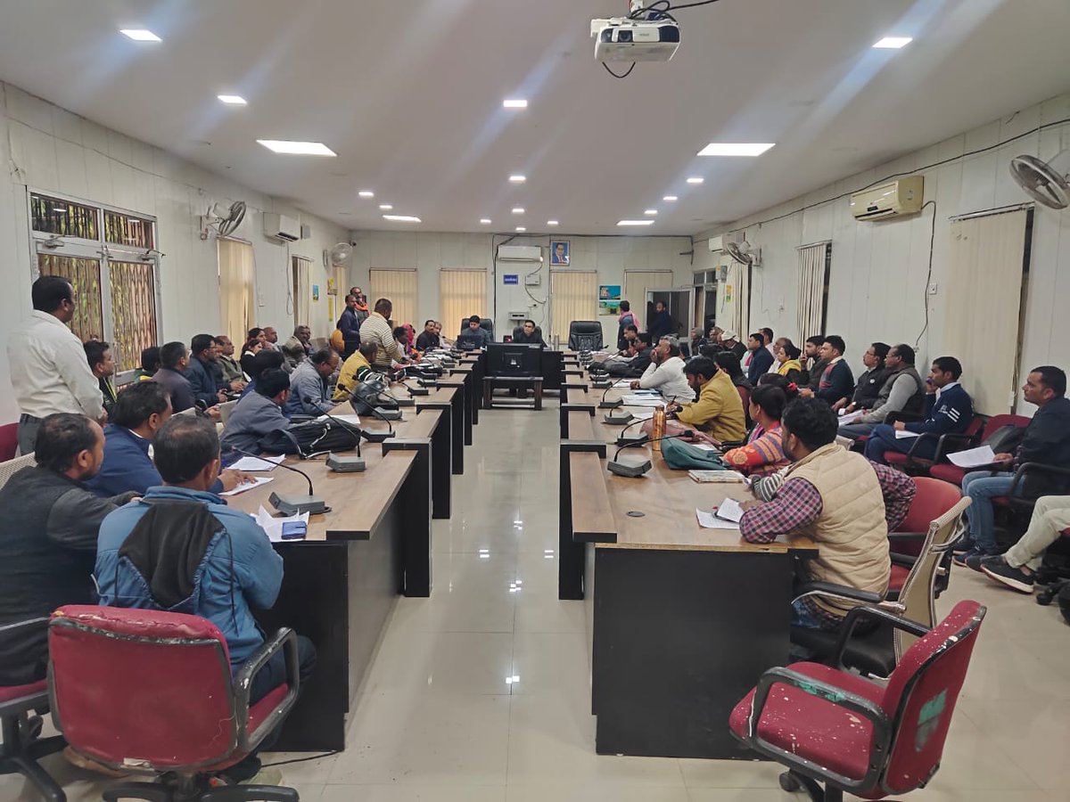 CeozpRewa's tweet photo. मुख्य कार्यपालन अधिकारी जिला पंचायत रीवा ने महात्मा गांधी नरेगा ABPS में कम प्रगति पर 36 सचिवों कि एक #वेतन_व्रद्धि रोकने एवम 28 रोजगार सहायकों के एक सप्ताह का वेतन #कटौत्रा एवम लेखाधिकारी जनपद रीवा,सिरमौर, त्योंथर, रायपुर का एक दिवस वेतन #कटौती 
https://t.co/DLdAh2DBuO https://t.co/JU6QdOMN36