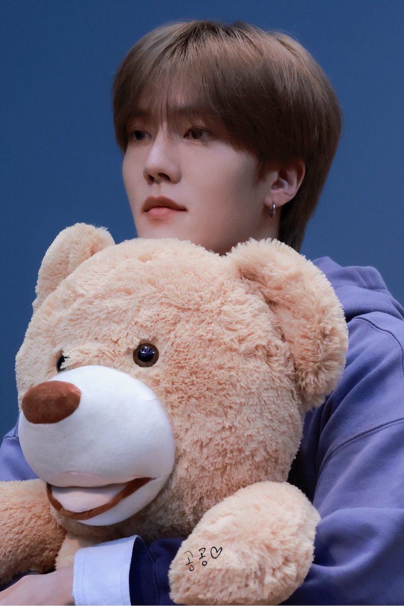 gong_gon9's tweet photo. 🤍𝗛𝗮𝗽𝗽𝘆 𝗝𝘂𝗻𝗴 𝗛𝗼𝗼𝗻 𝗗𝗮𝘆🖤

생일 축하해🎉

#오메가엑스 #OMEGA_X #정훈 #JUNGHOON #HAPPY_JUNGHOON_DAY https://t.co/Uy3VTqhnvO