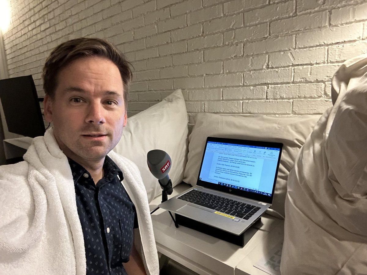 martinaldro's tweet photo. Nehme meinen Radio-Beitrag in einem Hotelzimmer ohne Teppich und Vorhänge auf, dafür mit lauter Strasse… 🎙️Das Resultat hört Ihr heute im #SRFecho https://t.co/EF0nOJ931D