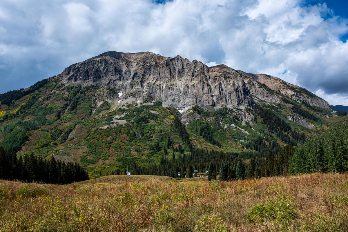 From mentoring 100+ students & interns to publishing 200+ scientific articles and data products, 2023 was another big year for the @USGS Climate Research and Development program! 🎉

Learn more: ow.ly/hHB750QzkSR

#ClimateR_D