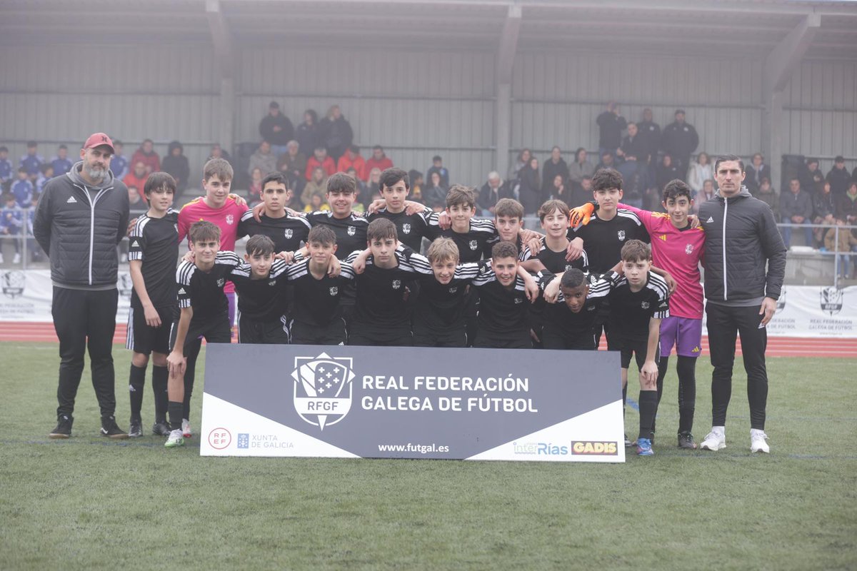 futgal's tweet photo. 🤩 Os grandes PROTAGONISTAS do Campionato Galego de Seleccións Comarcais

🏟️ Sampaio de Refoxos (Cee)
➡️ Primeira Fase
⚽️ SUB 13

🔸 A Coruña
🔸 Santiago
🔸 Pontevedra
🔸 A Costa https://t.co/MQEsozQtxf