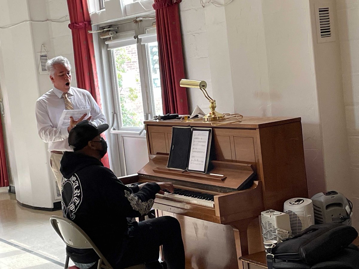 NewCamerata's tweet photo. Here's a BTS look at the creative team for "Refractions", a visual anthology of works and experiences by BIPOC artists and composers! Featuring Director Kimille Howard and Music Director Mikael Darmanie! 🌟 

Watch here: https://t.co/Ix6awMxX0J https://t.co/LmI8ogt1ti