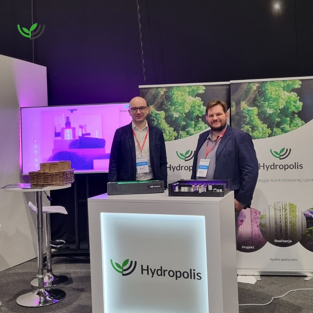 Rossman Polska zorganizowała “Dzień Innowacji” w ramach którego można było zobaczyć jak będą wyglądać drogerie przyszłości. Hydropolis znalazło się wśród wystawców! Zostaliśmy zaproszeni, aby przybliżyć ideę farm wertykalnych. Bardzo dziękujemy uczestnikom za inspirujące rozmowy