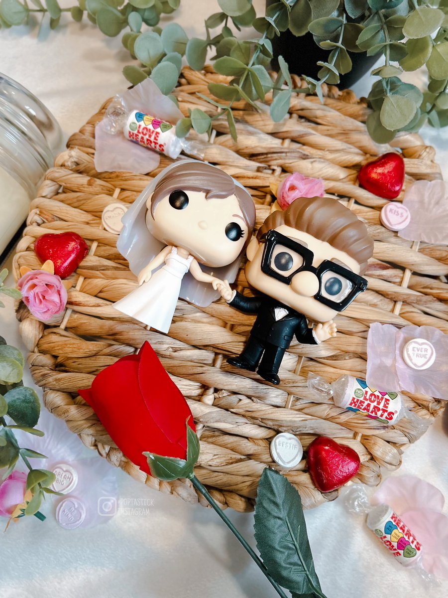 thelonewclf's tweet image. “𝐘𝐨𝐮 𝐰𝐢𝐥𝐥 𝐚𝐥𝐰𝐚𝐲𝐬 𝐛𝐞 𝐦𝐲 𝐠𝐫𝐞𝐚𝐭𝐞𝐬𝐭 𝐚𝐝𝐯𝐞𝐧𝐭𝐮𝐫𝐞.” 🏠🎈☁️

— my entry for #FunkoPhotoADayChallenge day 2 - sweet hearts 🍬💖 @OriginalFunko