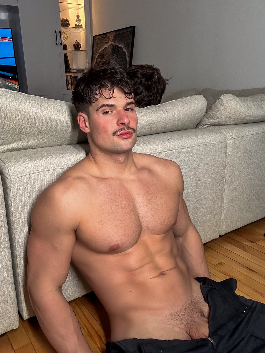Malik_Delgaty's tweet photo. He wont hear us... just suck it bro!! 😏💦 https://t.co/akdSw9MagK