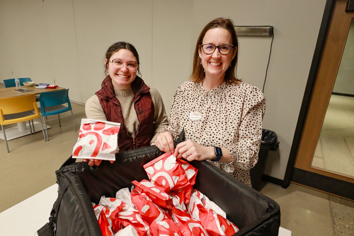 hungertaskforce's tweet photo. Our friends from @ChickfilA dropped off lunch at Hunger Task Force this week as a delicious treat for our staff along with a generous $4,195 donation for Hunger Task Force raised through Chick-fil-A's #CookiesForACause program. Thank you! ๐ช๐ https://t.co/5ogrtqmScU