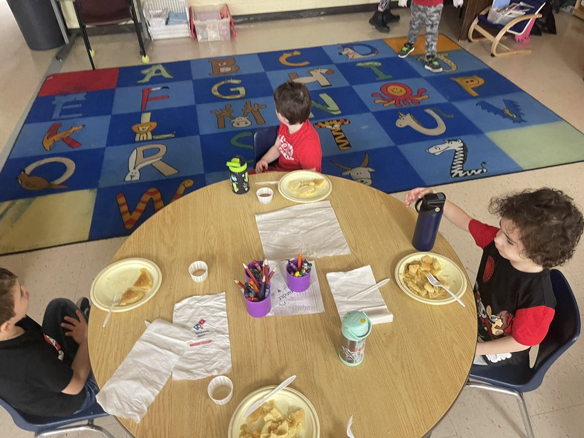 Thank you to our amazing parent's counsel for the delicious Pancakes 🥞 
#ShroveTuesday 
#pancakesday 
<a href="/SetonWildcats/">SETON DPCDSB</a> 
<a href="/DPCDSBSchools/">Dufferin-Peel Catholic District School Board</a>