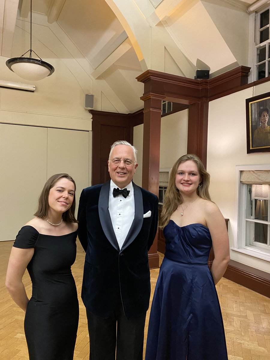 The Nordic Societies of Oxford and Cambridge Universities had their annual dinner this weekend at St. Hugh's College. Per tradition the Nordic Ambassadors were guests of honor at the dinner

Pictured are Ambassador Sturla Sigurjónsson with the presidents of the Nordic Societies