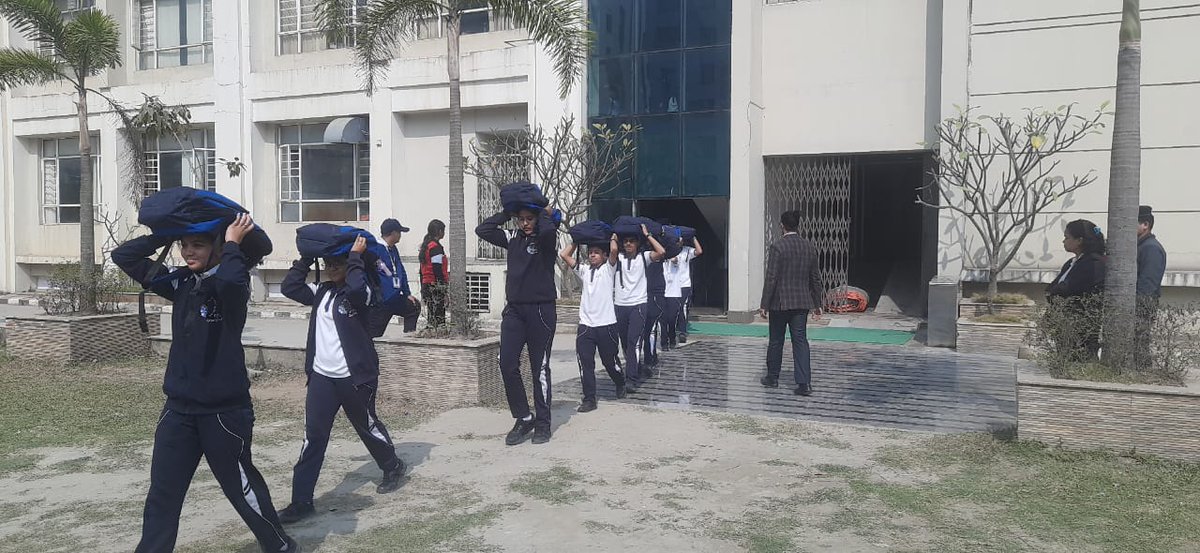 01NDRF's tweet photo. #Participated in #Mock_exercise on #Earthquake at #Royal_Global_School, Distt- #kamrupmetro,#assam
📷#आपदा_सेवा_सदैव_सर्वत्र
#saving_lives_and_beyond
@NDRFHQ
@PMOIndia
@ndmaindia
@ANI
@PIB_Guwahati
@CMOfficeAssam https://t.co/HCBZZLGJzm