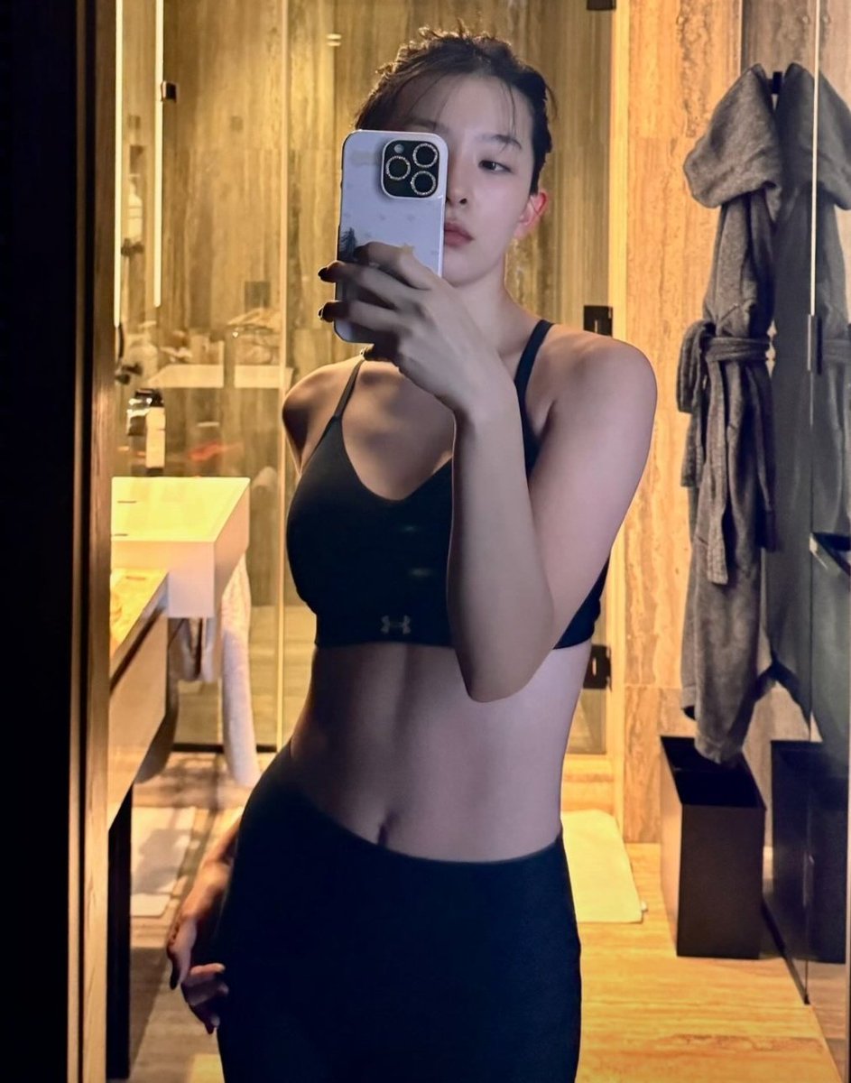seulgi pics tweet media