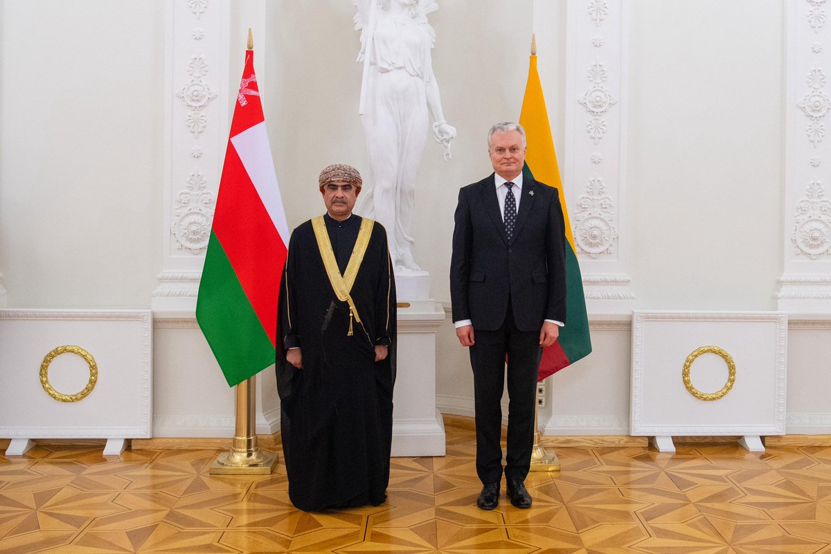 While presenting his credentials to President Gitanas Nausėda as Oman’s non-resident Ambassador to #Lithuania, Badr Mohammed Al Manthri, Oman’s Ambassador to the UK conveys greetings of His Majesty the Sultan to the Lithuanian President.