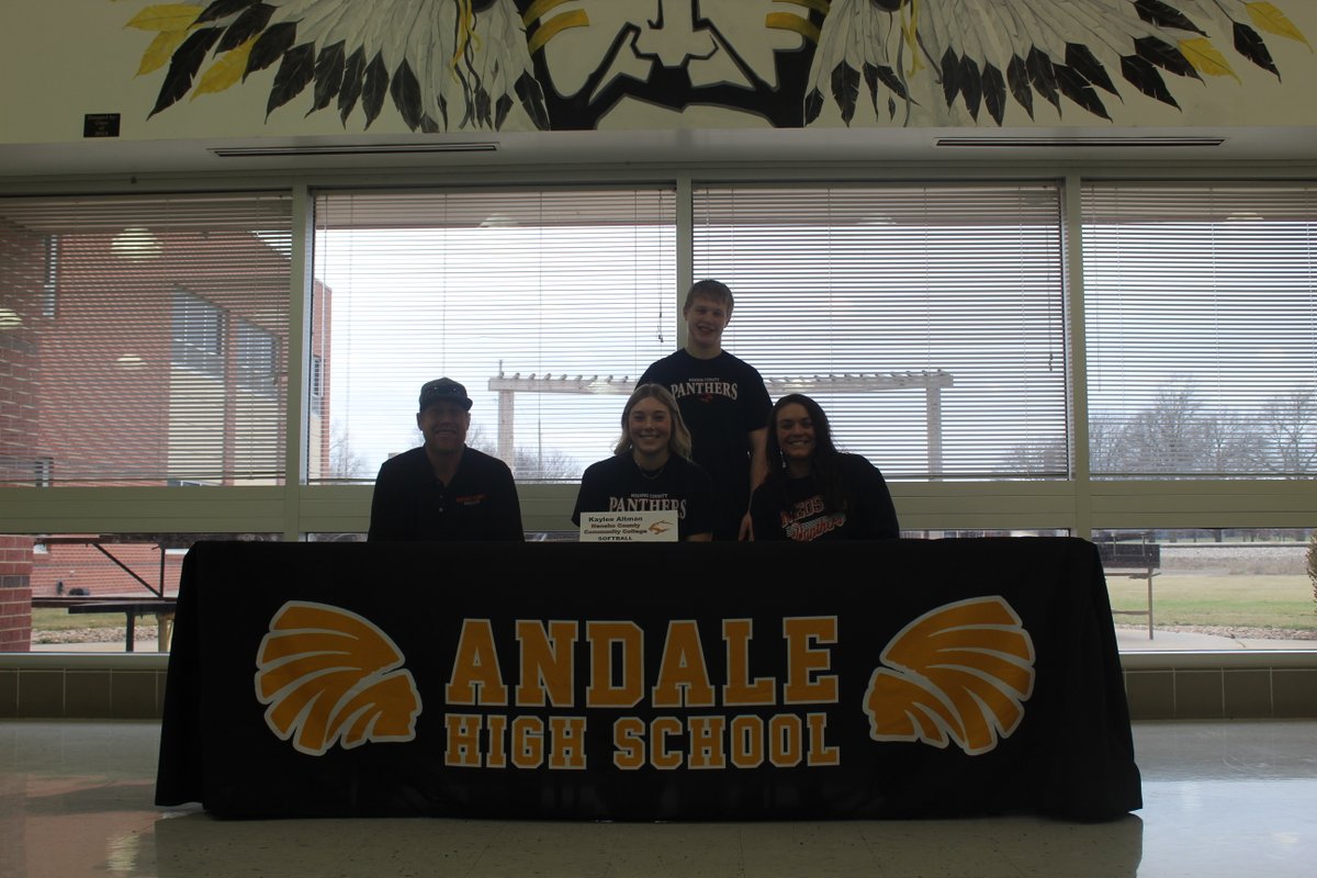 Congratulations to Kaylee Altman for signing to play softball at Neosho County CC next year!  

Looking for a big season from her this spring. 
<a href="/AndalePlain/">Andale - Garden Plain Softball</a>