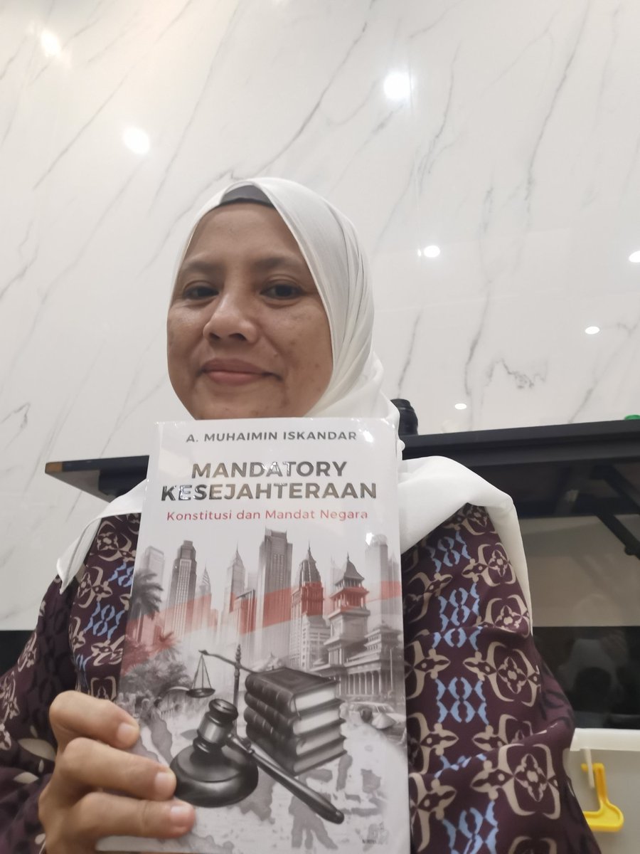 khodijah4's tweet photo. Khataman Al Qur'an Akbar Nasional, do'a bersama dan soft lounching buku cawapres Gus Muhaimin Iskandar berjudul "Mandatory Kesejahteraan. Konstitusi dan mandat Negara".
Semoga terpilih oleh rakyat dan Allah meridhoi Anis-Muhaimin memimpin Indonesia 2024. Aamiin... Yra.. https://t.co/I5H2qKHBYF