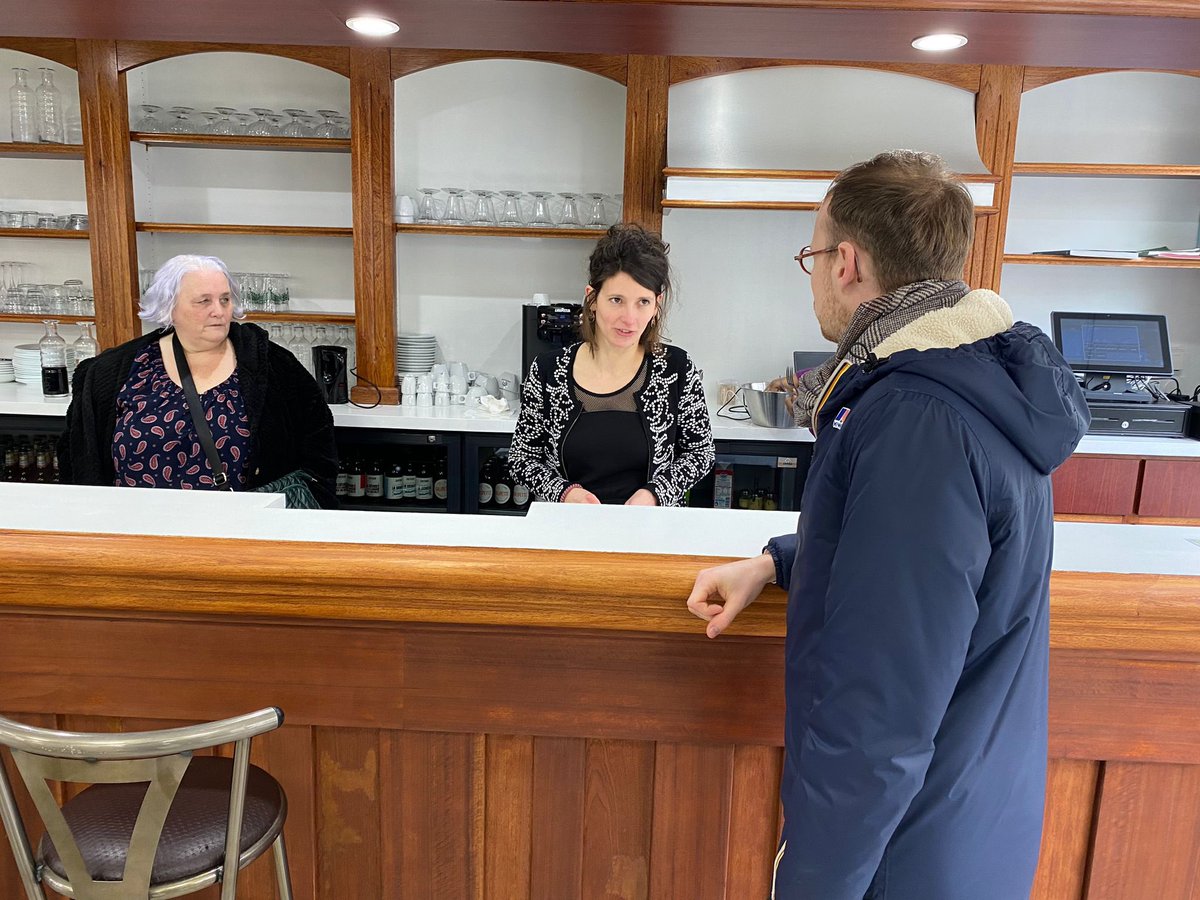 📢 Parlons quartier !
Déambulation au Murat-Pavement pour évoquer les sujets du quotidien : propreté, voirie et circulation.

🍽️ Passage au Belvédère qui cartonne pour son ouverture et final carnaval à l’école Badinter avec @cathroy68, prof des écoles et conseillère municipale.🎩