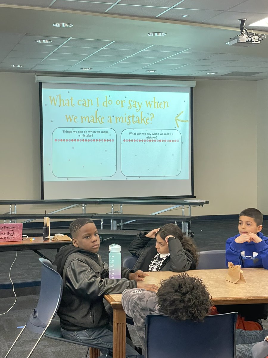 #sel Monday update on a Tuesday @DELCBlue E+R=O week 4, “Learning from our mistakes.” We split the room in 2 groups to brainstorm things we can “do” to learn from mistakes and things we can “say”. We need SEL all day, everyday.