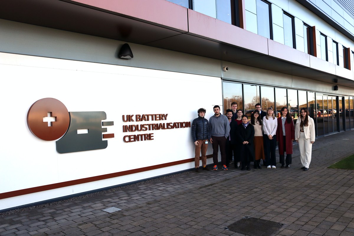 We were thrilled to welcome PhD students from our friends at the @FaradayInst yesterday. 🔬 The students enjoyed presentations on cell manufacture and career opportunities in the sector, as well as a tour of our facility. 💭 #batteries #PhDstudents