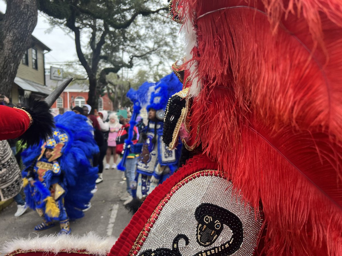lbjnola's tweet photo. Golden Comanche Mardi Gras Indians @WGNOtv https://t.co/MD1IZ2jla0