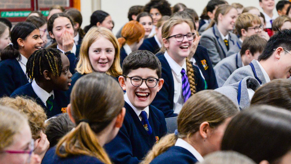 BSCLibraries's tweet photo. Thank you to poet and novelist, Matt Goodfellow, @EarlyTrain for today's powerful sessions on poetry, performance, and the power of your voice. Our and local pupils looked to be very inspired! @Simon_Balle @StMarysRCDOW 🪽 https://t.co/HFwG8ipFxN